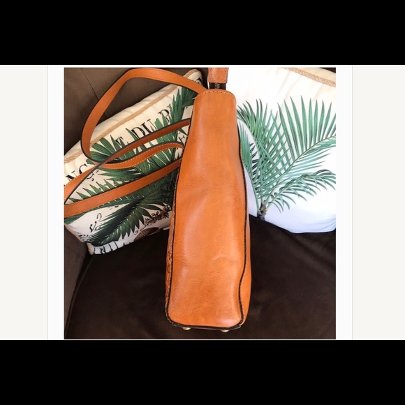 Patricia Nash VARSI Tooled Gold Tote Bag - Picture 3 of 6